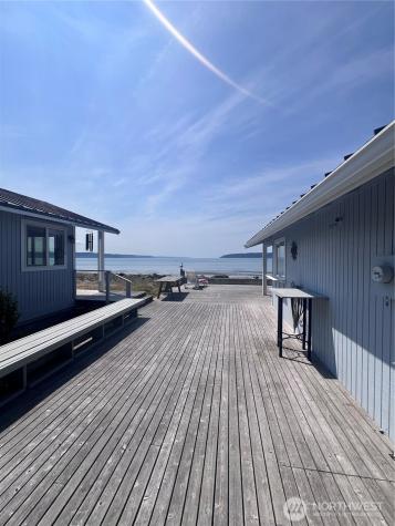 27 S Beach Drive Hat Island WA 98206