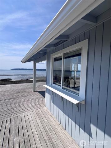 27 S Beach Drive Hat Island WA 98206