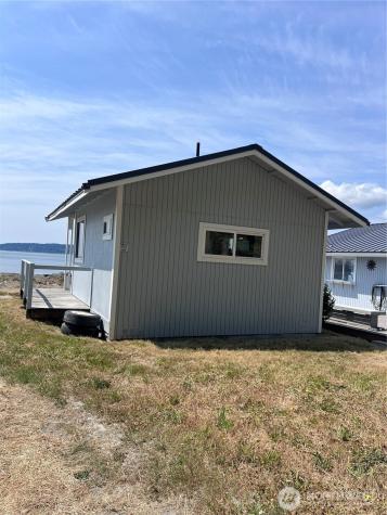 27 S Beach Drive Hat Island WA 98206