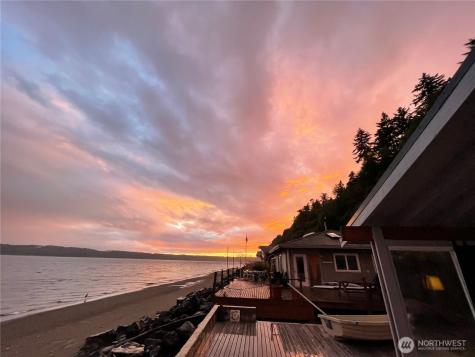 27 S Beach Drive Hat Island WA 98206
