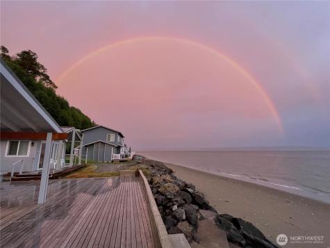 27 S Beach Drive Hat Island WA 98206