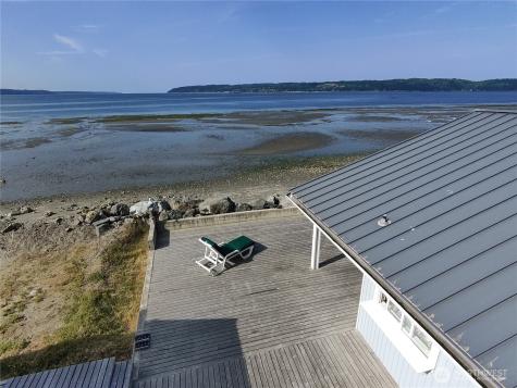 27 S Beach Drive Hat Island WA 98206