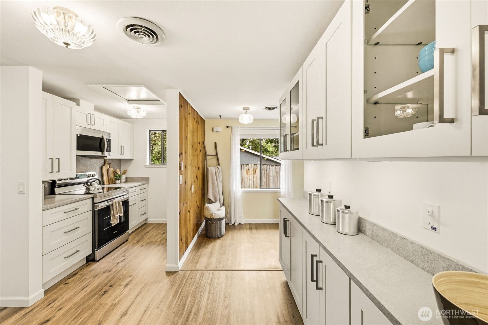 13009 6th Place SW Burien WA 98146