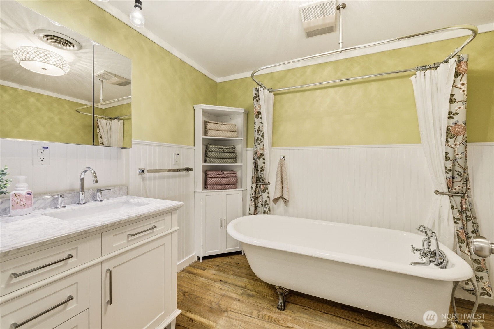 13009 6th Place SW Burien WA 98146