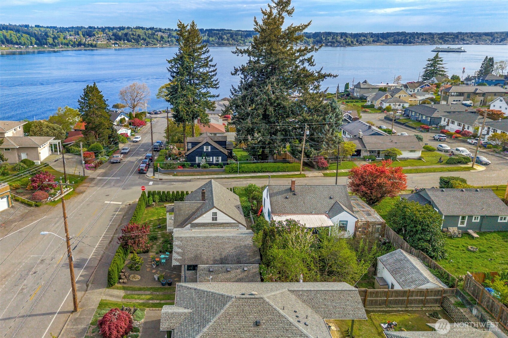 2718 E 11th Street Bremerton WA 98310