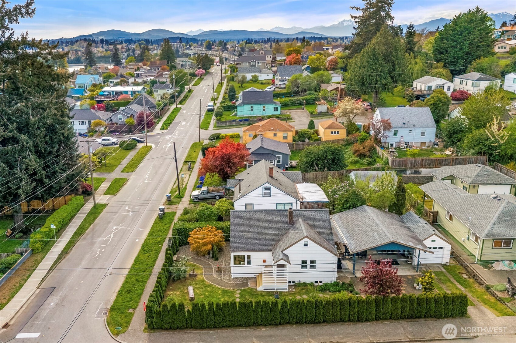2718 E 11th Street Bremerton WA 98310