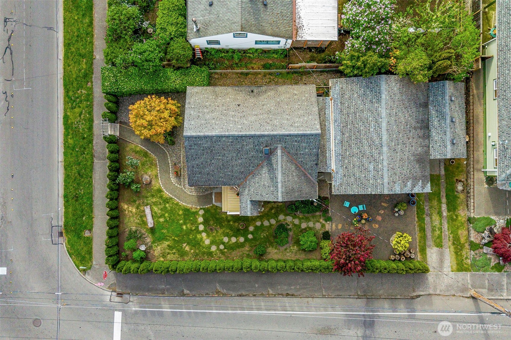 2718 E 11th Street Bremerton WA 98310