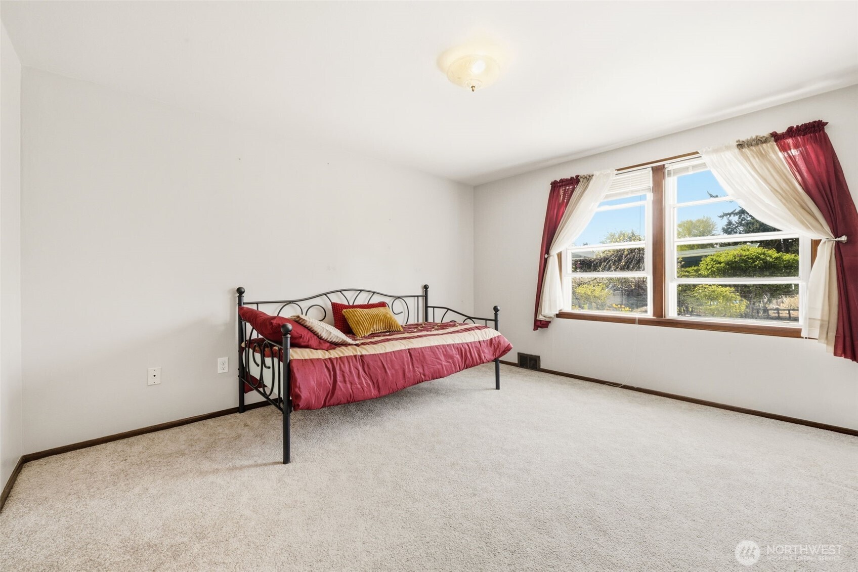 614 E 84th Street Tacoma WA 98445