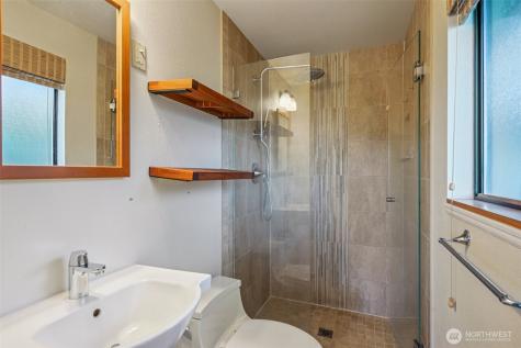 4708 Grandview Drive W Tacoma WA 98466