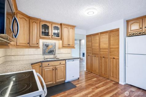 4708 Grandview Drive W Tacoma WA 98466