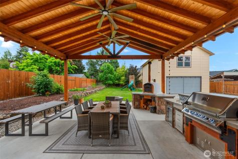 104 35th Street NW East Wenatchee WA 98802