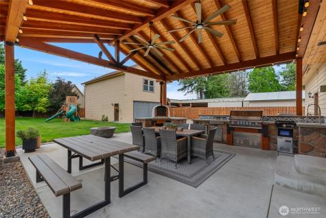 104 35th Street NW East Wenatchee WA 98802
