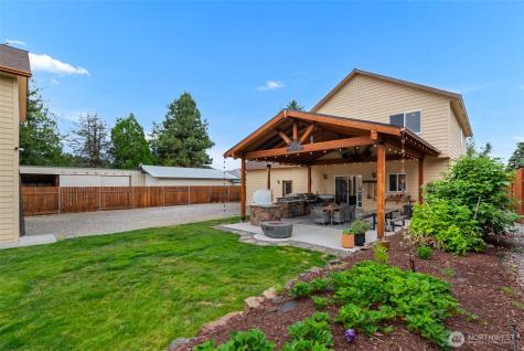 104 35th Street NW East Wenatchee WA 98802