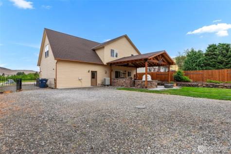 104 35th Street NW East Wenatchee WA 98802