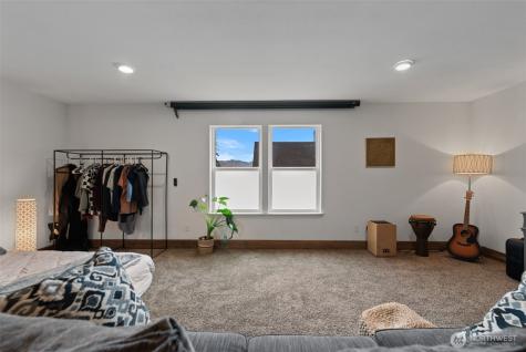 104 35th Street NW East Wenatchee WA 98802