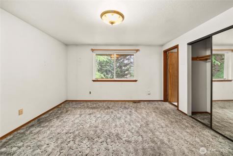 1911 154th Street Court E Tacoma WA 98445