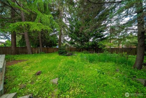 1911 154th Street Court E Tacoma WA 98445