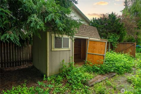 1911 154th Street Court E Tacoma WA 98445