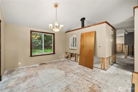 1911 154th Street Court E Tacoma WA 98445