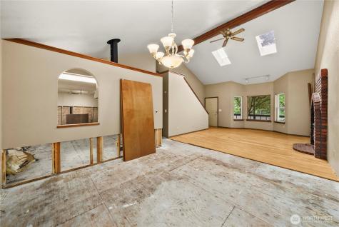 1911 154th Street Court E Tacoma WA 98445