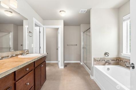 16233 76th Avenue Court E Puyallup WA 98375