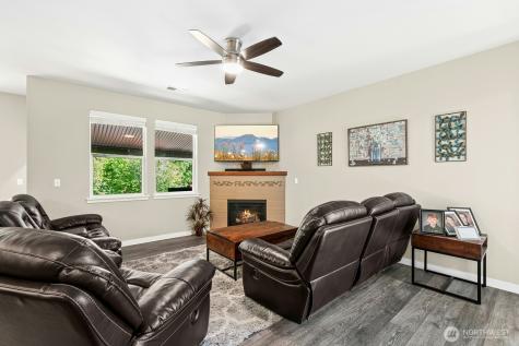16233 76th Avenue Court E Puyallup WA 98375
