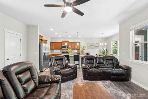 16233 76th Avenue Court E Puyallup WA 98375