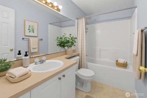 22029 39th Place S Kent WA 98032