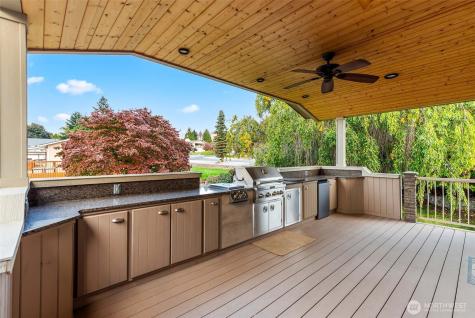 1040 Gilbert Court East Wenatchee WA 98802