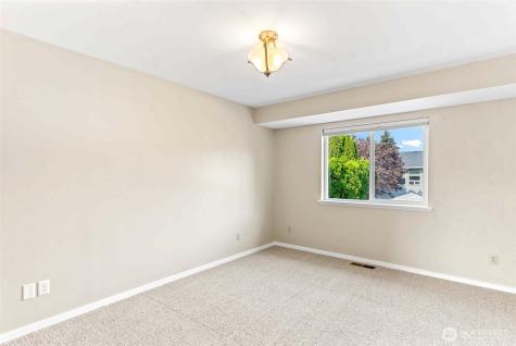 1040 Gilbert Court East Wenatchee WA 98802