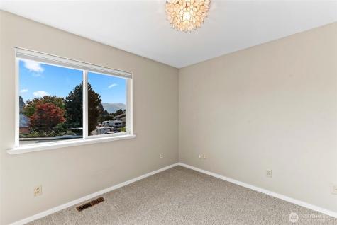 1040 Gilbert Court East Wenatchee WA 98802
