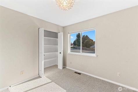 1040 Gilbert Court East Wenatchee WA 98802