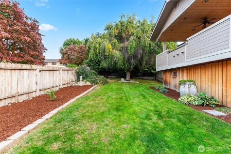 1040 Gilbert Court East Wenatchee WA 98802