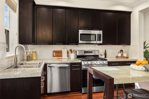 1848 NE Kenyon Court Issaquah WA 98029