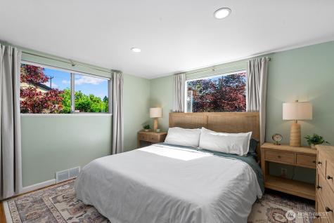 6017 46th Avenue SW Seattle WA 98136