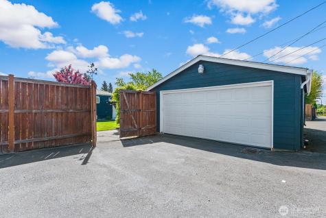6017 46th Avenue SW Seattle WA 98136