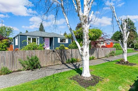 6017 46th Avenue SW Seattle WA 98136