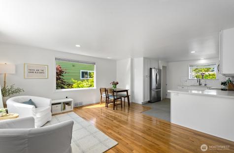 6017 46th Avenue SW Seattle WA 98136