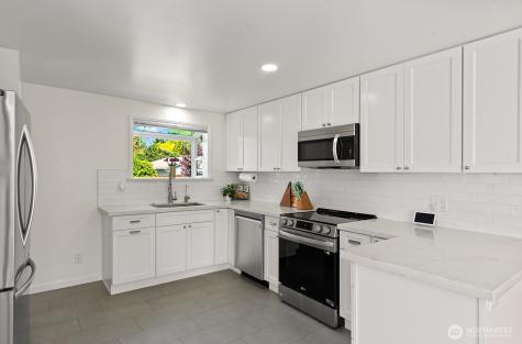6017 46th Avenue SW Seattle WA 98136
