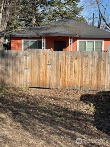 212 4th Street W Tonasket WA 98855