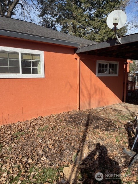 212 4th Street W Tonasket WA 98855