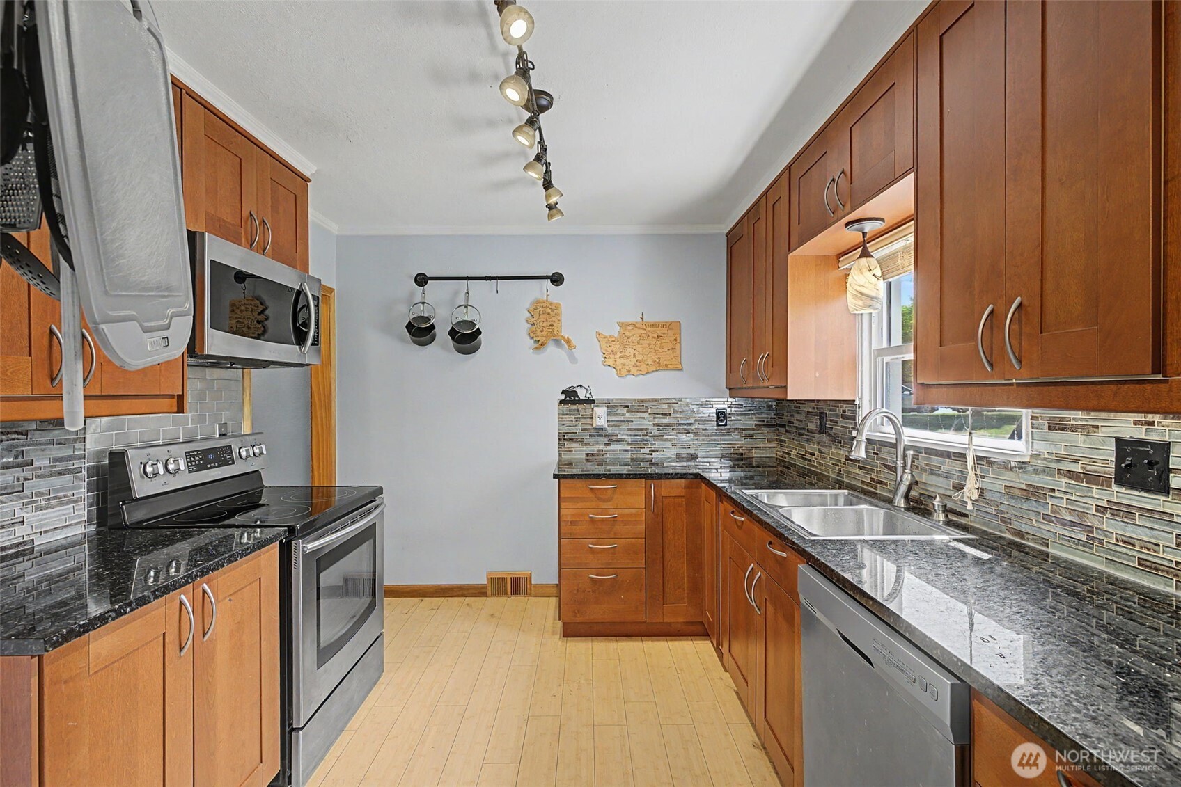 717 E Highland Dr Drive Arlington WA 98223