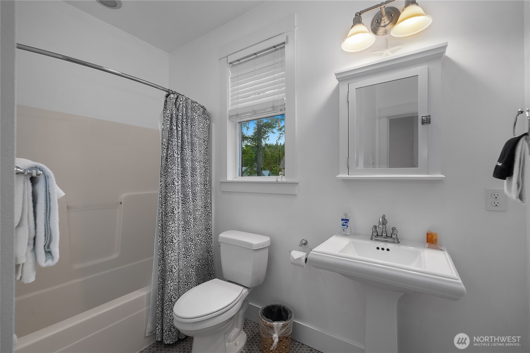 31 Sellwood Lane Pacific Beach WA 98571