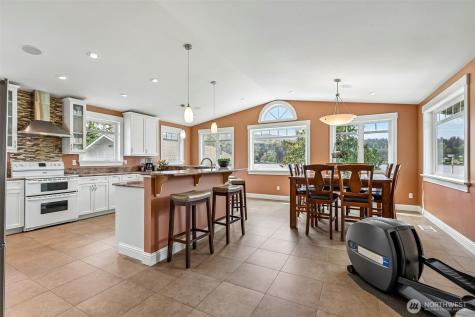 17298 Lake View Boulevard Mount Vernon WA 98274