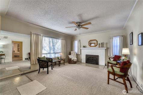751 S 39th Street Tacoma WA 98418