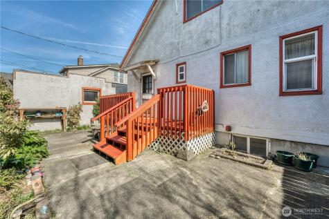 751 S 39th Street Tacoma WA 98418
