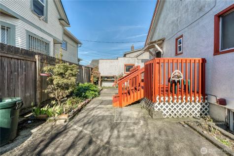 751 S 39th Street Tacoma WA 98418