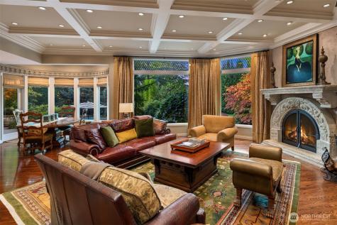 8622 NE 10th Street Medina WA 98039