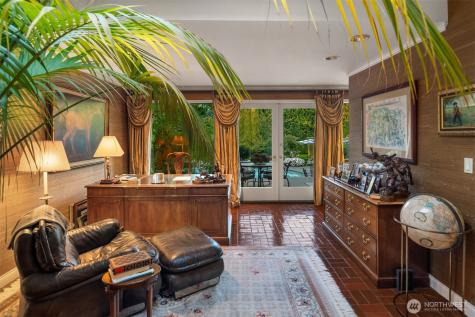 8622 NE 10th Street Medina WA 98039