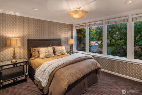 8622 NE 10th Street Medina WA 98039